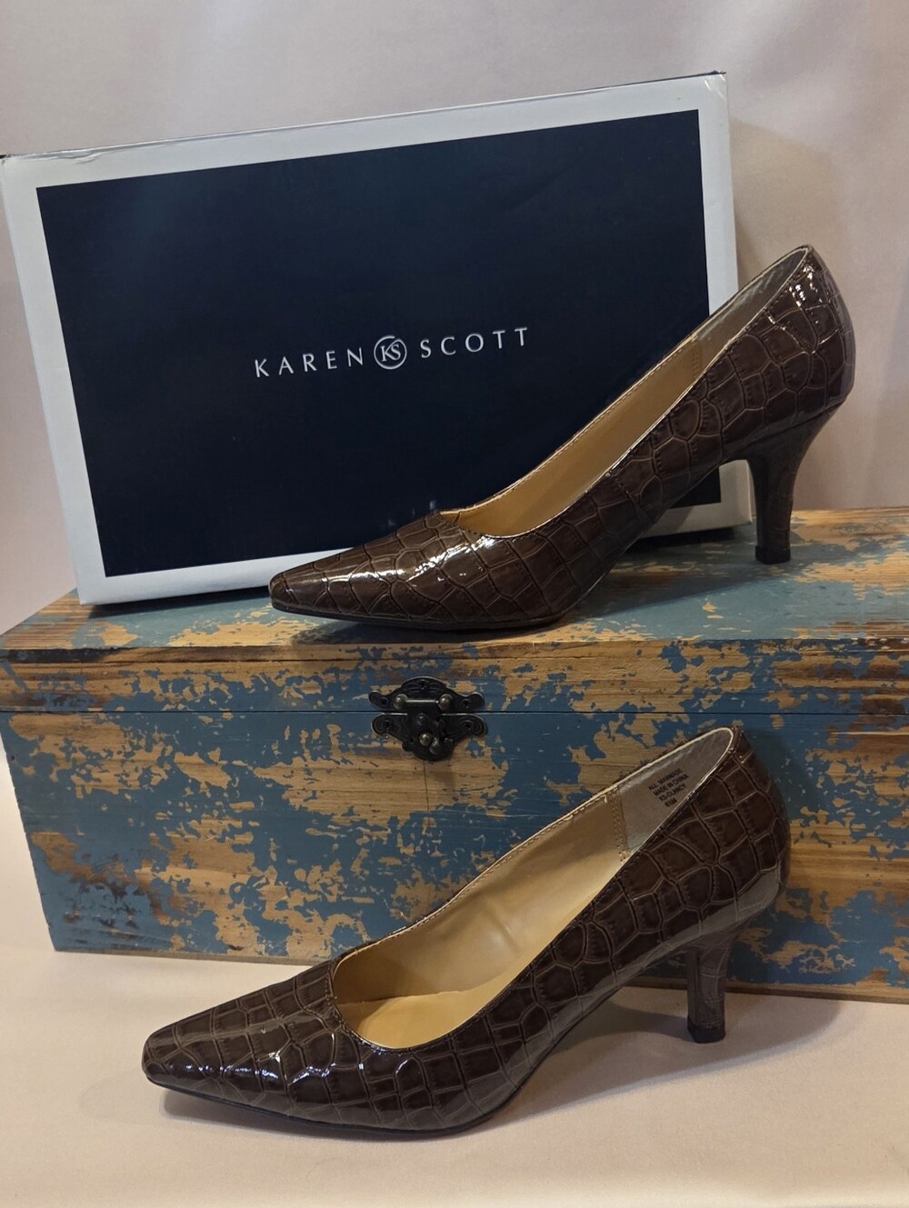 Karen Scott Brown Croc-Embossed Pointed Toe Kitten Heel Pumps